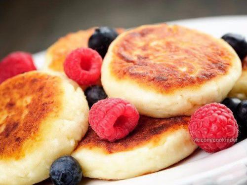 Обожаю такой нежный завтрак: топ - 10 рецептов сырничков? 01