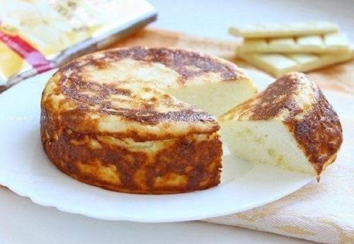 Творожная запеканка с белым шоколадом.