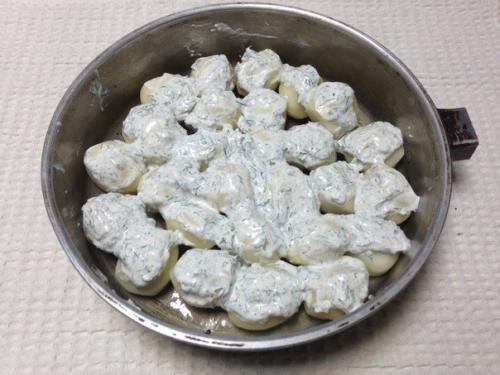 Молодой картофель под сметанные соусом. 05