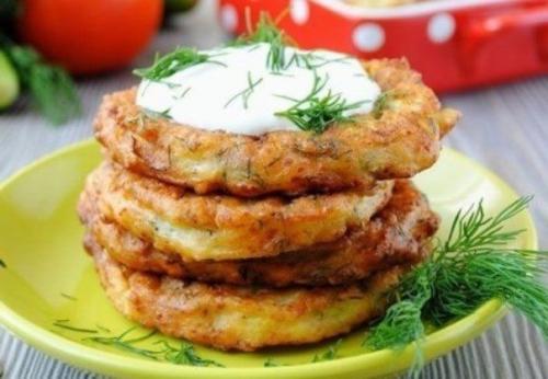 Пышные кабачковые оладьи на кефире.