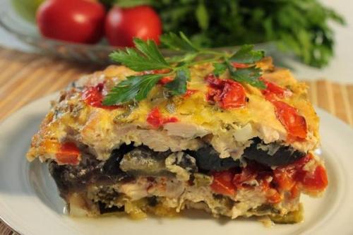 Куриное Филе с баклажанами и помидорами в духовке.