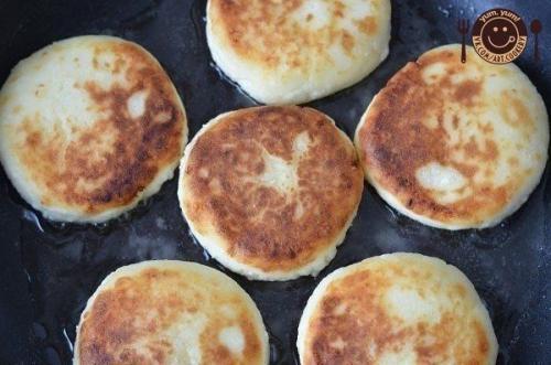 Идеальные сырники.  Сколько я эти сырники искала. 07