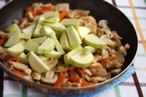 Соте с курицей и грибами (турецкая кухня). 04