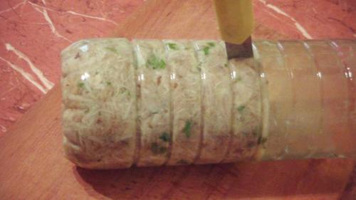 Рулет куриный. Куриный рулет или колбаса (в пластиковой бутылке).