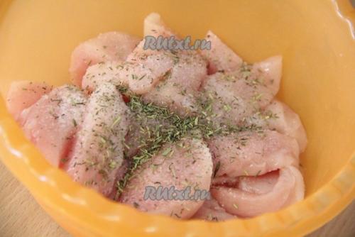 Куриная грудка с помидорами на СКОВОРОДЕ. 01