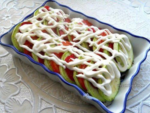Кабачки, запеченные с помидорами и сыром. 03