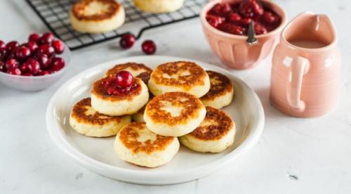 Сырники.  Ингредиенты:   Творог - 500 г.