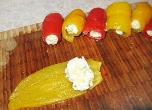 Рулетики из печеного перца с сырным кремом. 04