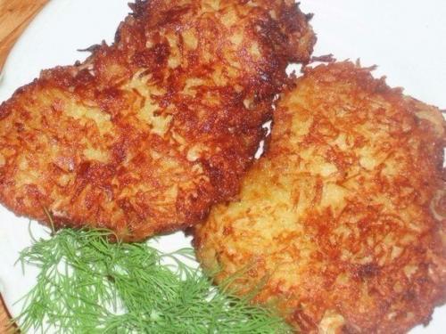 Куриная отбивная в картофельной панировке.
