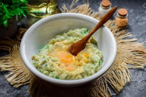Куриные котлеты с укропом. 01