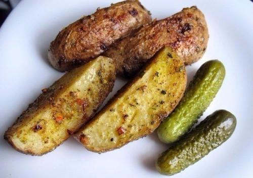 Вкуснейший картофель по-деревенски.