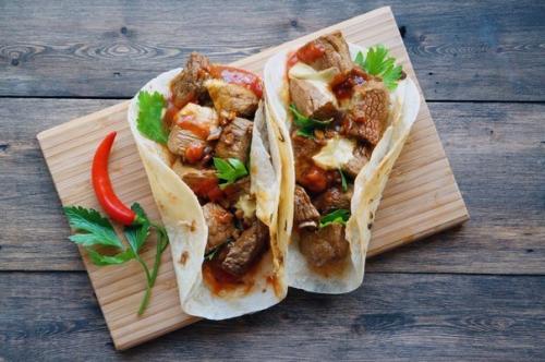 Фахита.  Ингредиенты:   Мясо - 800 г.