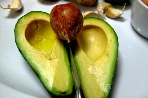 Шикарный салат из авокадо с креветками. 01