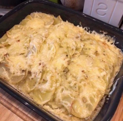 С курицей и грибами - идеальное решение для обеда гратен. 01