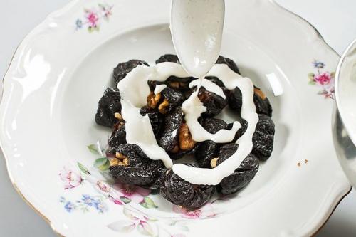 Чернослив, фаршированный грецким орехом. 03