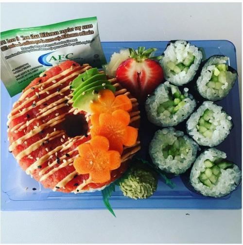 Суши - пончики - новинка японской кухни, которую уже хочется попробовать. 06