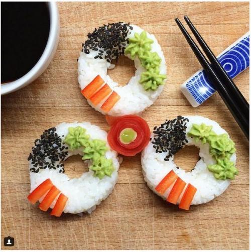 Суши - пончики - новинка японской кухни, которую уже хочется попробовать. 02