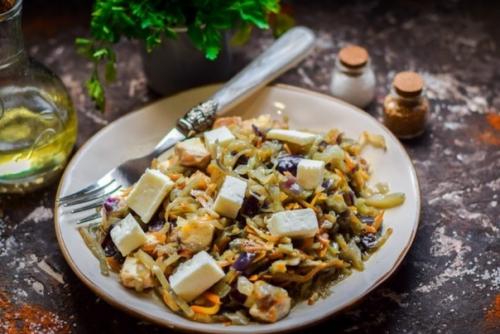 Тушеная капуста с адыгейским сыром. Тушеная капуста с адыгейским сыром.