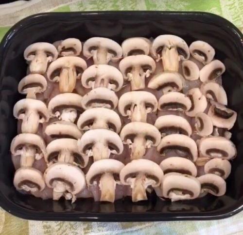 С курицей и грибами - идеальное решение для обеда гратен. 02