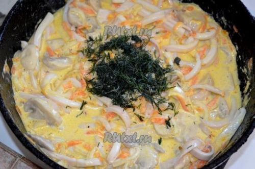 Рецепт кальмаров в сметанном соусе. 06