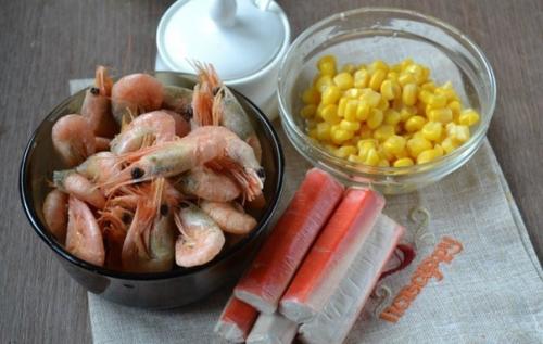 Салат с креветками и крабовыми палочками? 01