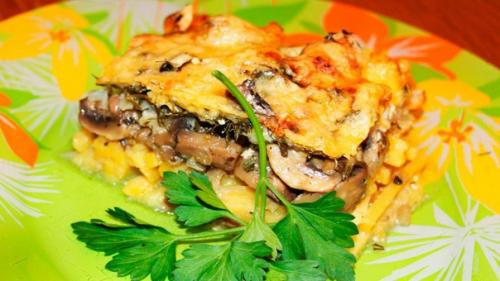 Под сырной корочкой.
