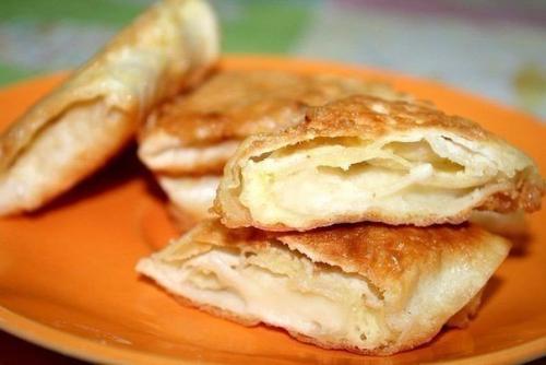 Лаваш, жареный с сыром.