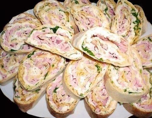 Потрясающие закуски.   1. рецепт закуски из сыра и ветчины в лаваше.