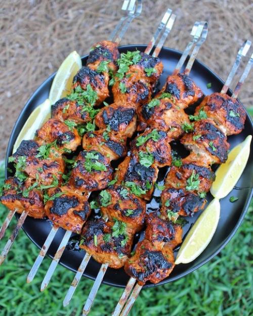 Шашлык из свиной корейки в маринаде с йогуртом и лимонным соком. 01