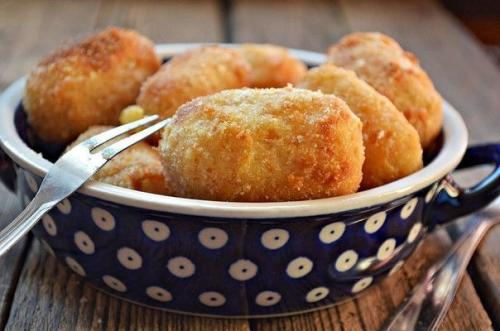 Картофельные крокеты с сыром и грибами в духовке.