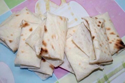 Лаваш, жареный с сыром. 05