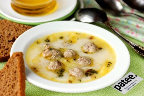 Сырный суп с фрикадельками.