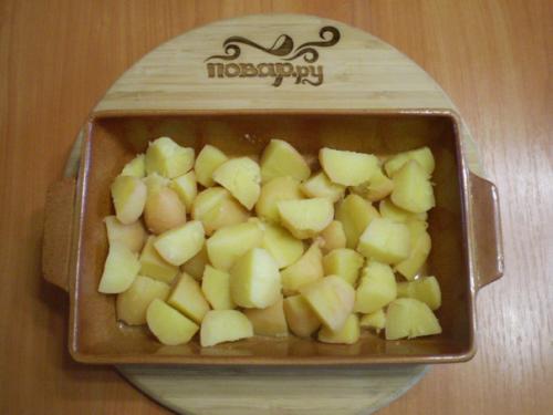 Картофель в духовке под чесночным соусом. Картошка под чесночным соусом в духовке.