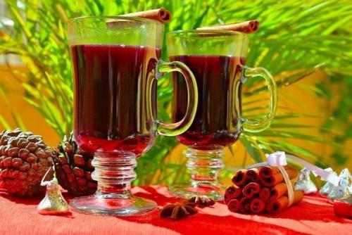 Глинтвейн.   Ингредиенты:   Вино красное - 750 мл. 03