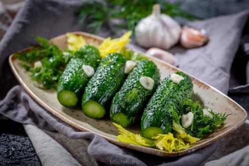 Маринованные огурцы по-бакински.
