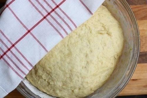 Пончики.  Ингредиенты:   Молоко - 1, 5 стакана. 03