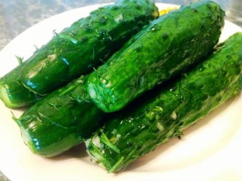 Малосольные огурцы.  Изумительная закуска к любому столу!