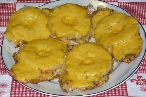 Куриные отбивные с сыром.