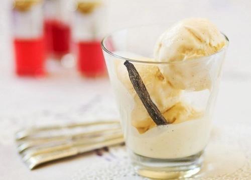 Домашнее ванильное мороженое за 10 минут.