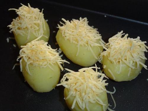Запеченный картофель сюрприз. 

