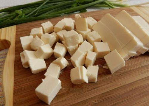 Салат с оливками, курицей и сыром. 03