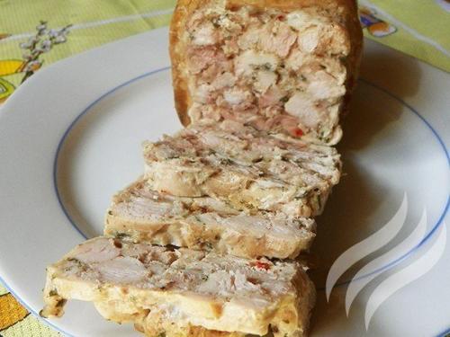 Ветчина куриная рубленая по-домашнему.