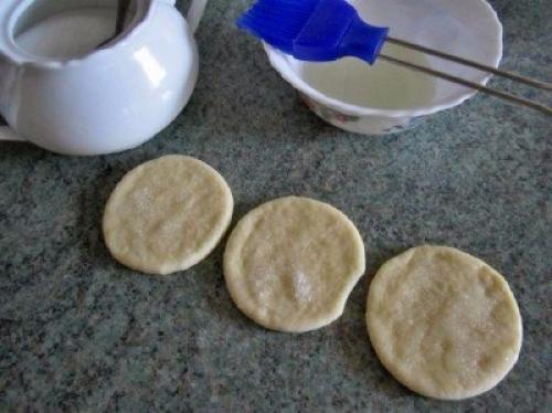 Кружевные Булочки с колбасой. 04