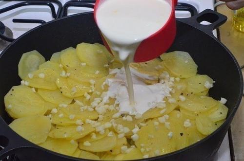 Картошка с грибами в сливках. 06