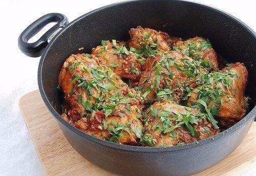 Чахохбили.  Одно из вкуснейших блюд грузинской кухни.