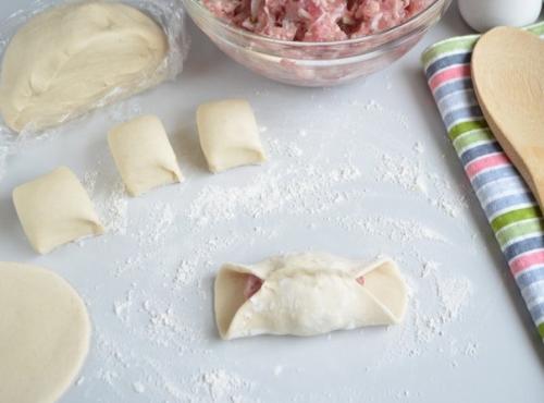 Манты. Ингредиенты: Свино - говяжий фарш - 500 г. 04 Манты. Ингредиенты: Свино - говяжий фарш - 500 г. 04