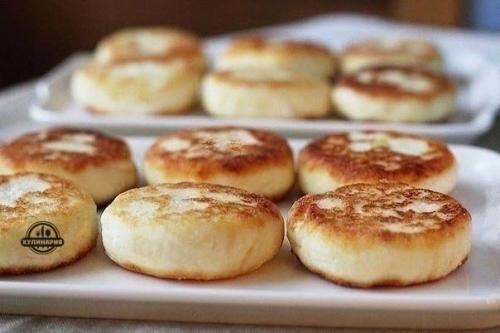 Творожники.  Ингредиенты:   - 500 г творога.