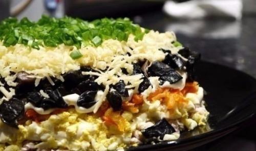 Подборка очень вкусных салатов: топ - 6 рецептов.