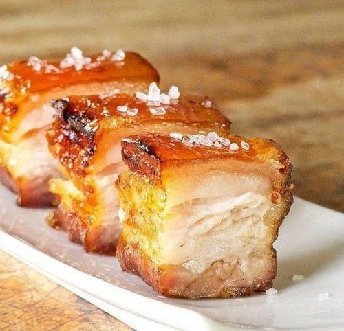 Вкуснейшее, ароматное сало.

