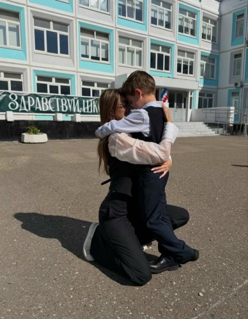 Ходят слухи, что Александра Савельева и Кирилл Сафонов на грани развода. 02